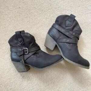 Western Sidestep Ankle Boots